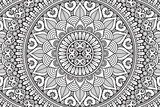 Symetrická mandala s květinovým vzorem