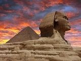 Tajemný západ slunce nad egyptskou Sfingou