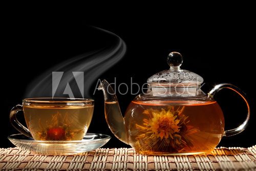 Elegance v hřejivých tónech čaje