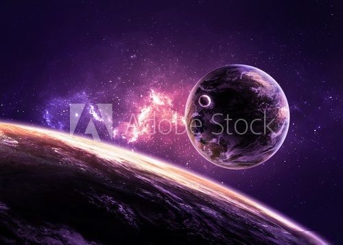 Galaktický souboj planet pod mlhovinovým nebem