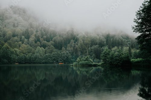 Tajemný klid horského zrcadlení