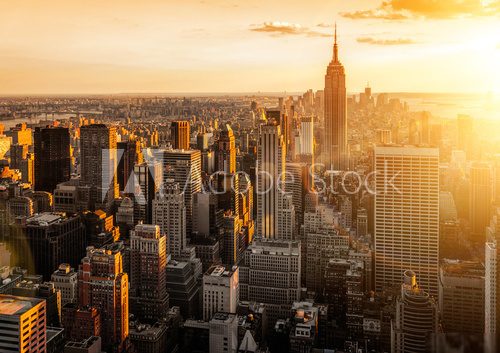 Západ slunce nad panoramatem New Yorku