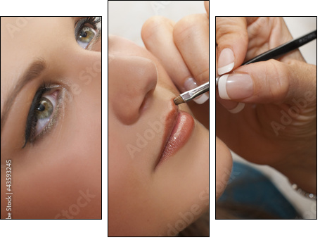 Atelier maquillage - portrait d'une ado se faisant maquiller - Three-piece canvas, Triptych